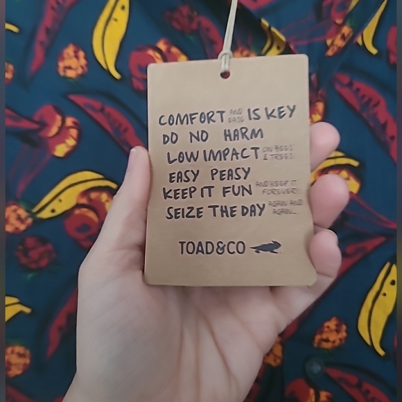 NWT Toad And Co Mens Size Large Fruit Print Button Up Shirt Short Sleeve - Picture 4 of 13